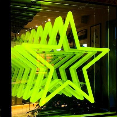 템퍼드 글래스 아크릴 3D 미러 인피니티 효과 3D LED 미러 12V 입력 전압