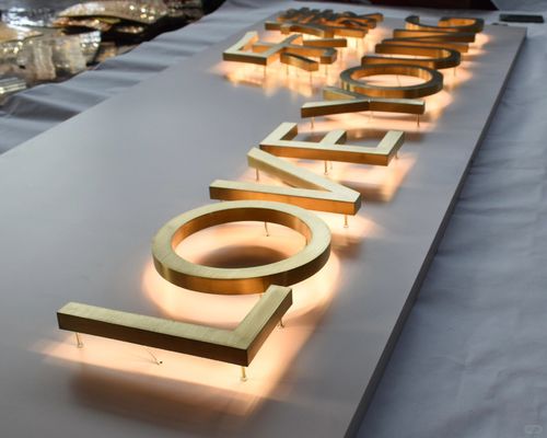 야외 3D LED 광고판 및 디스플레이 보드 스테인리스 금속 백라이트 빛나는 글자