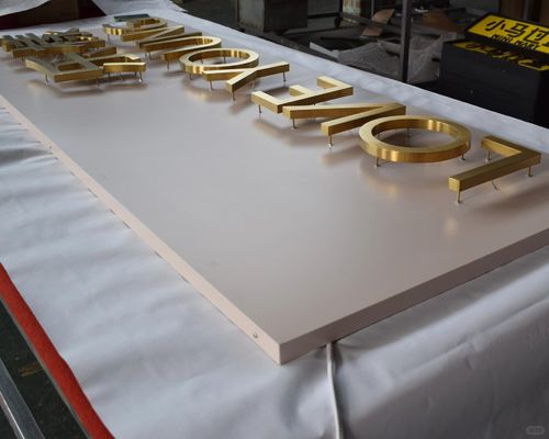 야외 3D LED 광고판 및 디스플레이 보드 스테인리스 금속 백라이트 빛나는 글자