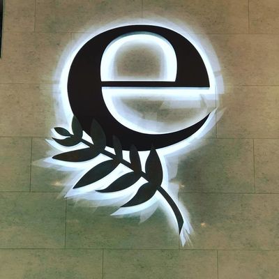 브러쉬 알루미늄 글자와 LED 백 라이트로 주문 제작 된 금속 표지판